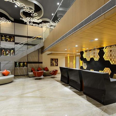 בהופאל Hotel Atishay מראה חיצוני תמונה