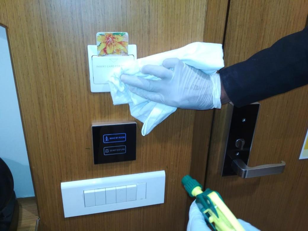 בהופאל Hotel Atishay מראה חיצוני תמונה