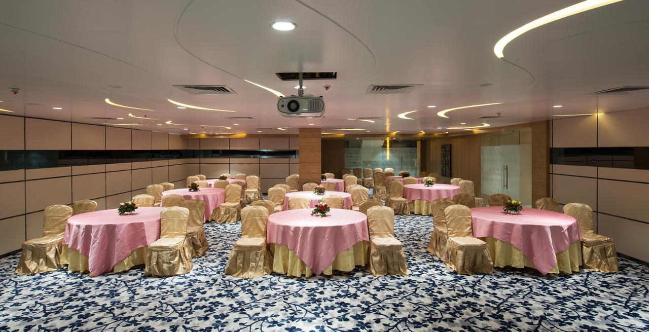 בהופאל Hotel Atishay מראה חיצוני תמונה