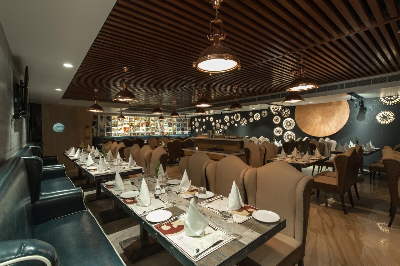 בהופאל Hotel Atishay מראה חיצוני תמונה