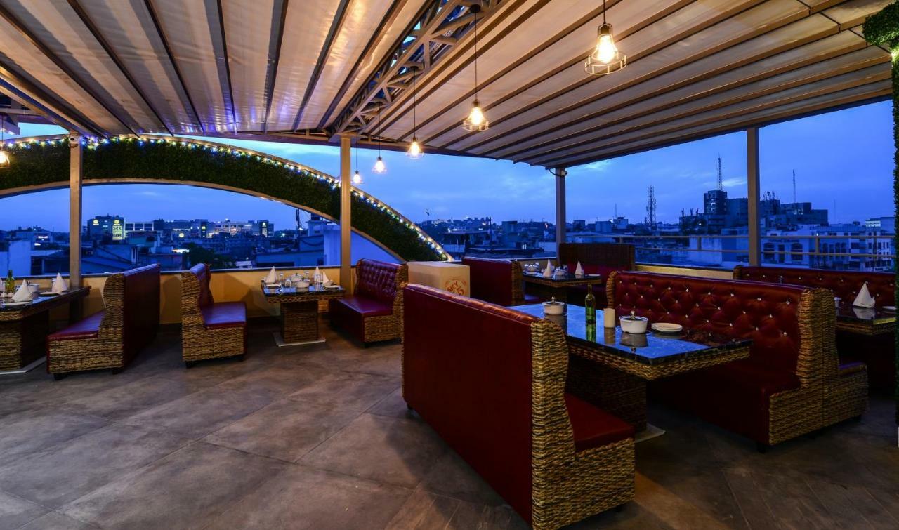 בהופאל Hotel Atishay מראה חיצוני תמונה