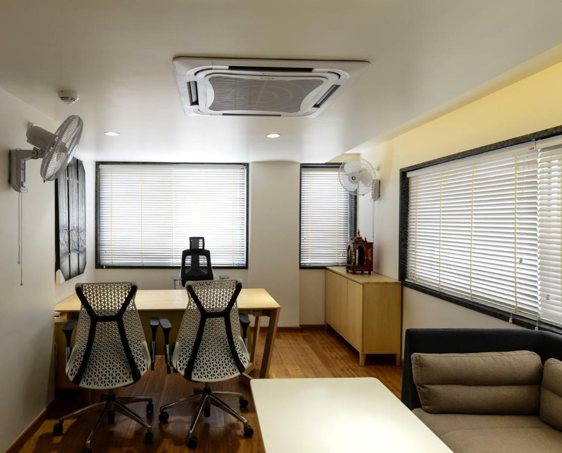 בהופאל Hotel Atishay מראה חיצוני תמונה