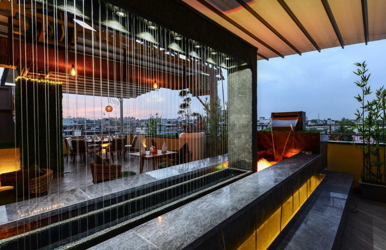 בהופאל Hotel Atishay מראה חיצוני תמונה