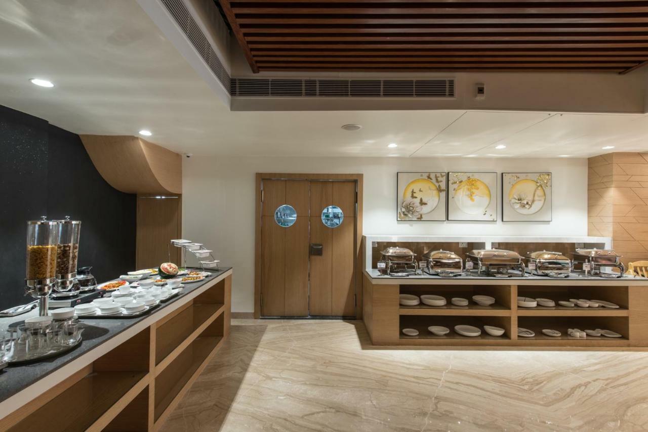 בהופאל Hotel Atishay מראה חיצוני תמונה