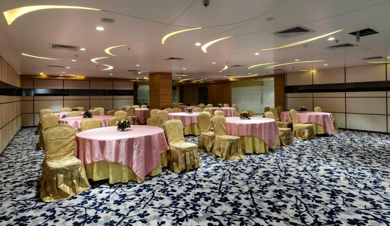בהופאל Hotel Atishay מראה חיצוני תמונה